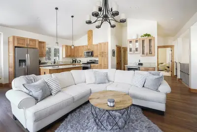 Image de Agate Bay Gem by Tahoe Getaways - Luxury Cabin w Easy Winter Access