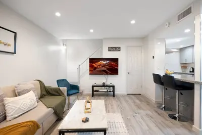 Image de Modern Condo w/ Pool + Full Kitchen - Mesa Getaway