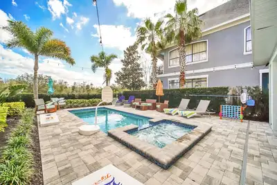 Image de Amped at Reunion | 4br Pool Home, Movie Theater/Game Room, Themed Bedroom