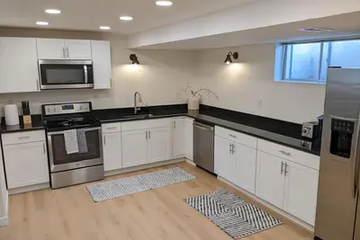 Image de All Brand New, Right at base of Cottonwood Canyons! Private 2 bed/1bath basement