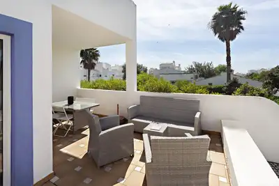 Image de Terrasse, accès à la piscine