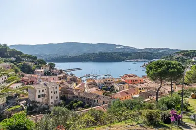 Image de Porto 3 studio apartment near the center of Porto Azzurro with swimming pool