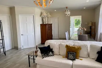 Image de Airy Modern Very Specious 2 Bed\/2 Bath Apartment