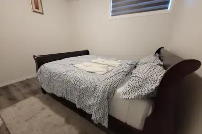 Image de Lovely fully suite located 5mins from Yyc in the Ne of Calgary.
