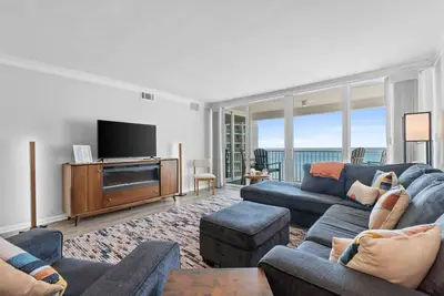 Image de Luxury Beachfront Retreat Right on the Beach