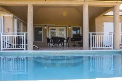 Image de Poolside Getaway w/ Bbq, Spa Tub & Beach nearby