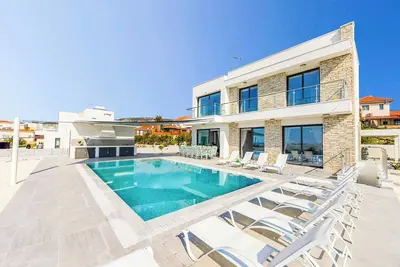 Image de Villa Andromeda - Six Chambres Villa, Couchages 12