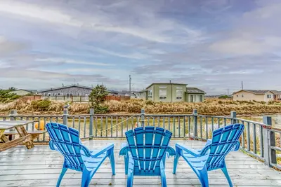 Image de Canal Front-Sweet Nautical Décor Near Beach-Bayshore Amenities!