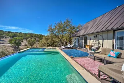 Image de Spicewood Vacation Rental w/ Infinity Pool!