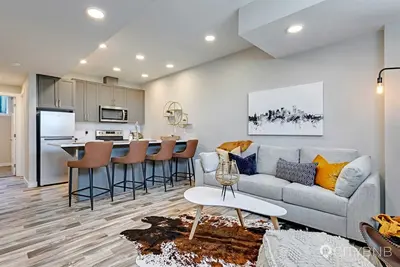 Image de Blatchford. 1gb. Sleeps 4. 2 Bed. 2 Queens.