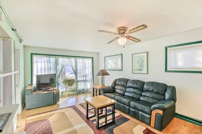 Image de Neenah Home w/ Deck: Near Lake Winnebago