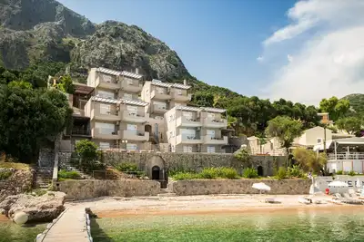 Elegant beachfront villas with shared pool close to Nissaki