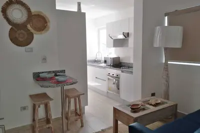 Image de Luxurious Condo - Home Away from Home - 5 mins from beach!
