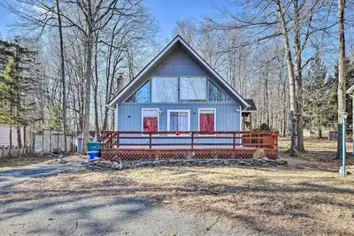 Image de Tobyhanna Home Near Kalahari w/ Lake & Pool Access