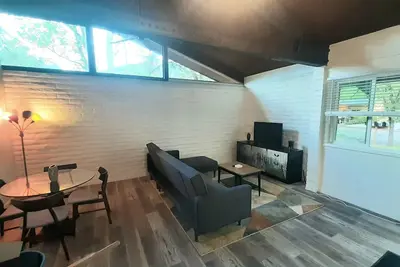 Image de Old Flagstaff Library Ii - Central, close to everything!