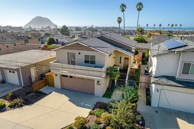 Image de Stylish Morro Bay home with sweeping ocean and rock views!