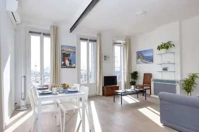 Image de Larbo. Appartement lumineux, vue port, clim
