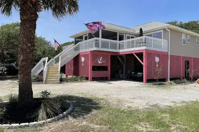Image de Palmetto Blvd just steps from the beach!