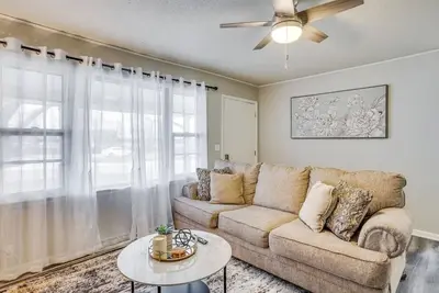Image de Andover Bungalow - Sleeps 6