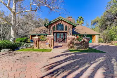 Image de 2 Acre Private, Spacious Home in Poway w\/ Pool & Jacuzzi