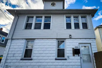 Image de Carriage House:Your Cozy Summer Base in the Heart of Wyandotte