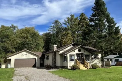 Image de Close to Town, Hot Tub, 2 Kings, 4 Full Beds
