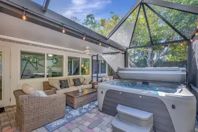 Image de Welcome to The Turtle Nest-Lanai w/Hot Tub+5mi to beach!