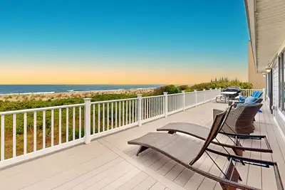 Image de 6 Bedroom Oceanfront House in N. Bethany Beach. Renovated in 2024. Watch video!