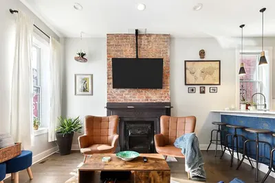 Image de ★ HostWise Stays ★ Family Friendly, Great Area, Artist Abode!