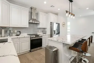 Image de New Constructed Luxury 3-Bd House in Mid-City