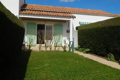 Image de Charmante Maison avec Piscine Privée, Proche de la Plage et Commerces