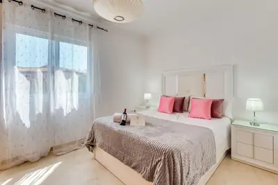Image de Chic Urban Oasis in Estepona