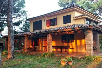 Image de Maison avec piscine idéale pour familles&enfants dans une pinède à 550m la plage
