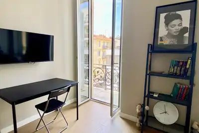 Image de Studio neuf climatisé - Quartier Libération