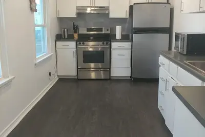 Image de Newmarket Spacious 3 bdrm apt. Two Parking spots