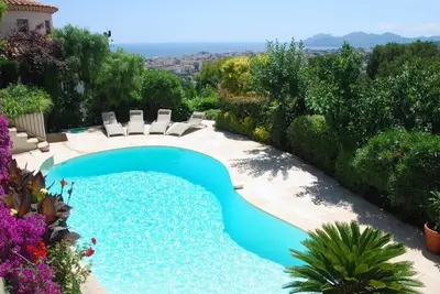 Image de Luxury Provençale Villa Overlooking The Bay of Cannes
