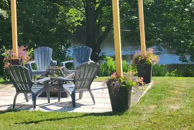 Image de just steps away from the Macquadavic River, minutes away from the bay of Fundy