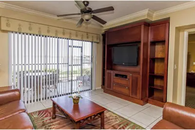 Image de Spacious Villa, located minutes away from Disney and Universal Studios!