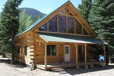 Image de Elk Log Home 4 bed 2 bath W/D