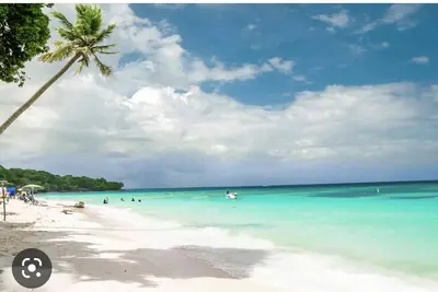 Image de Entire Front beach apartment