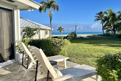 Image de Beachside Escape with Exceptional Views of the Ocean~ Steps To The Beach