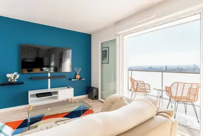 Image de Appartement Premium avec Vue Imprenable sur la Seine, Parking Privé & Pmr
