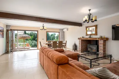 Image de Villa Mariposa in Nerja, with pool and garden