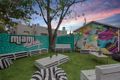 Image de Wynwood | The Bonds of Art House | 7br | Sleeps 20