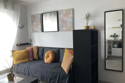 Image de Cozy'Nest Studio, 5 min between City Center and Commercial Port