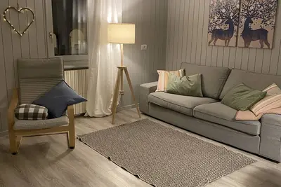 90sqm warm and cozy overlooking the square of Isolaccia. 5 min from Bormio