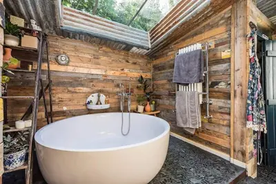 Image de Relax in nature at this unique Snowdonia home