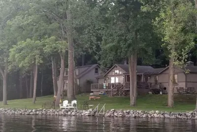 Image de Private Lakefront Property - 280' of lake frontage for family fun!