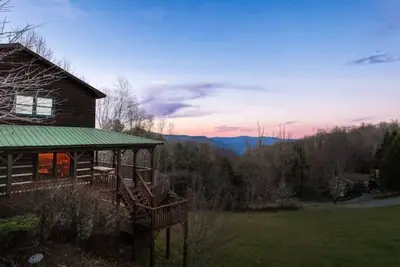 Image de Mountainside Family Retreat - Stunning Views