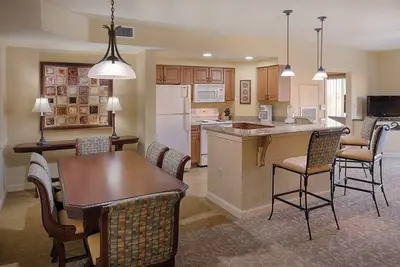 Image de Spacious Family- size unit, minutes away from Walt Disney World